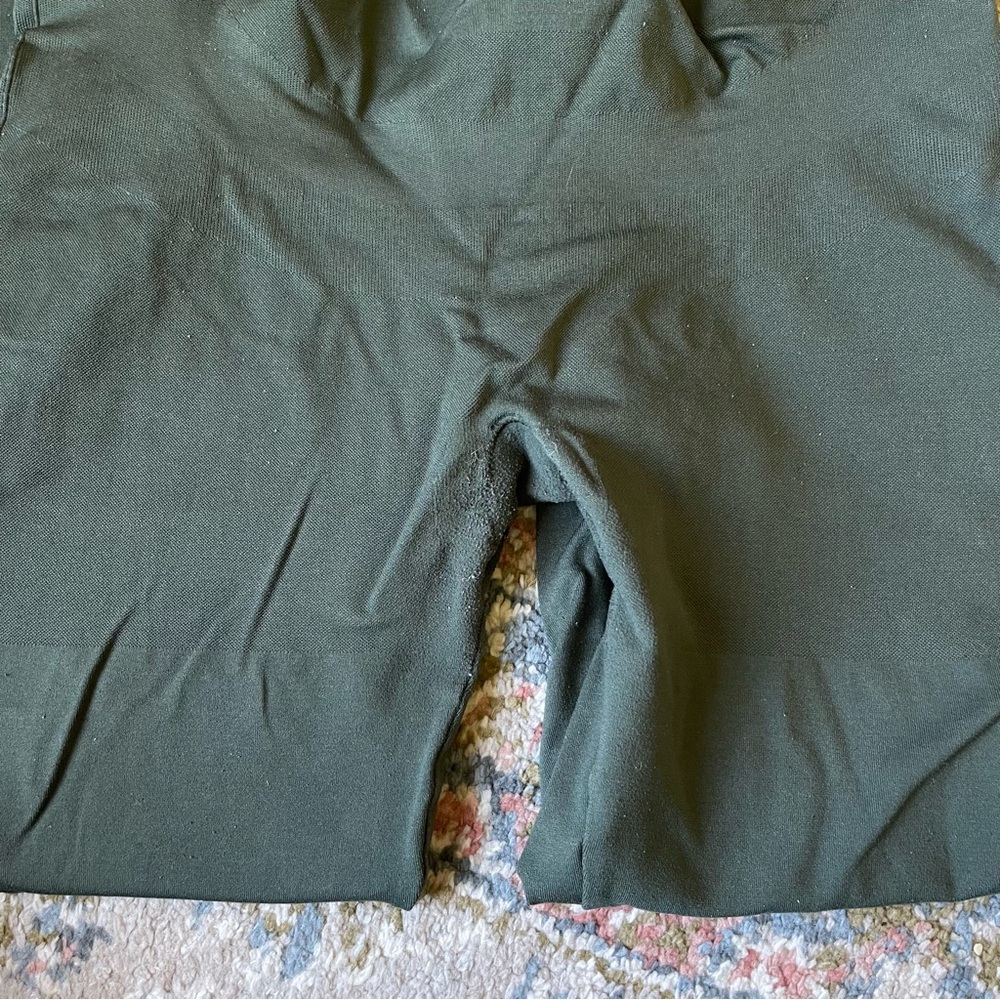 BLANQI Green Seamless Maternity Leggings - Picture 5 of 5